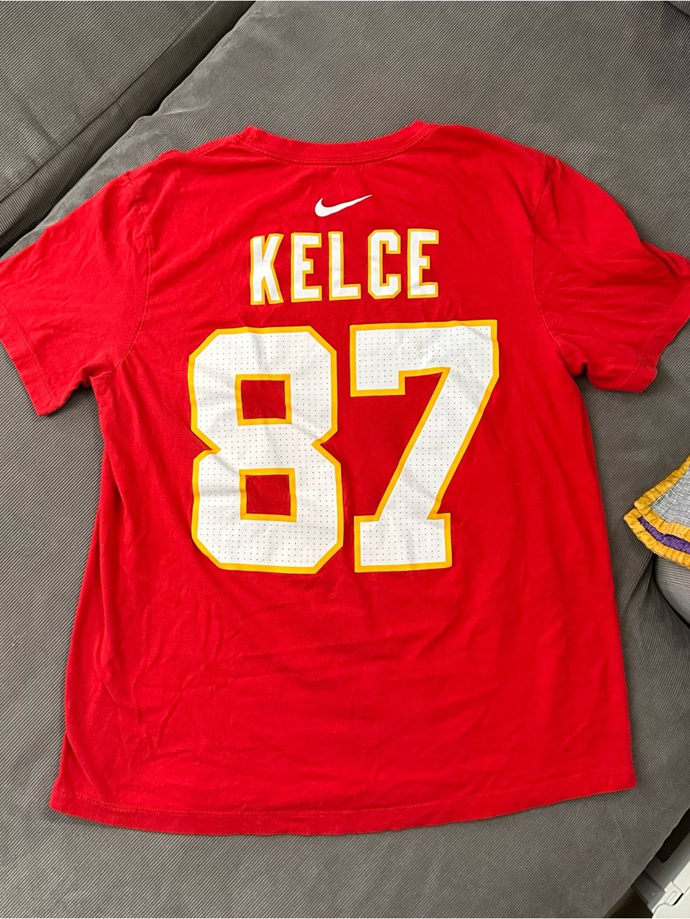 Nike Kansas City Chiefs Travis Kelce #87 Fan T-Shirt Men's Large Red NFL